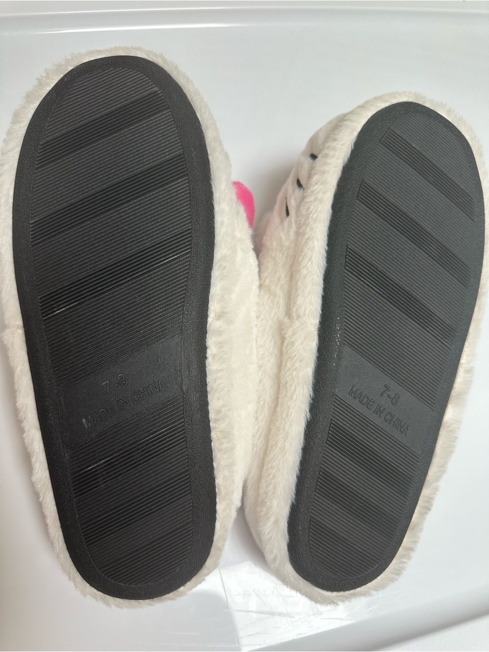 Hello Kitty Slippers NWT! - Picture 3 of 5